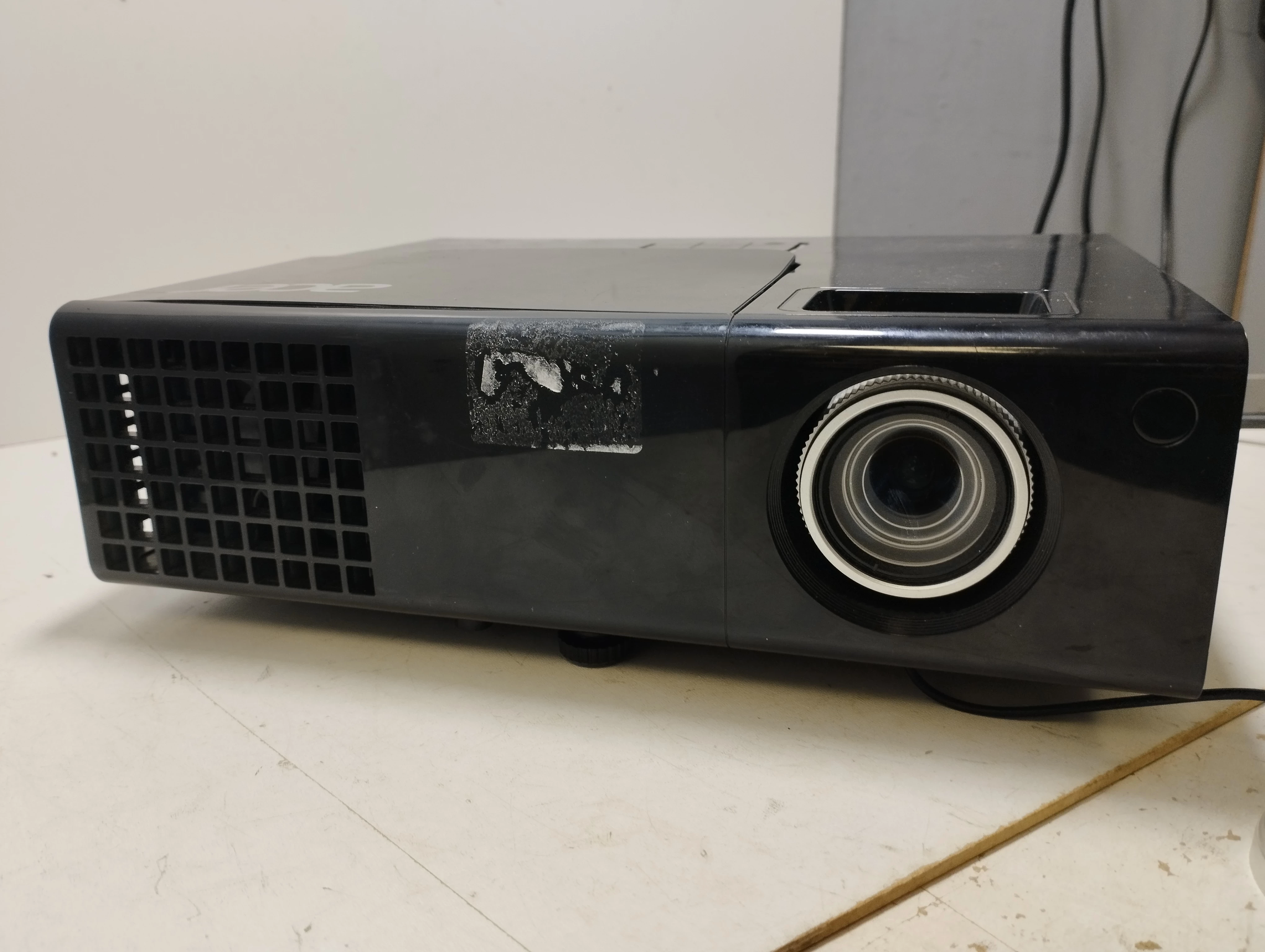 projektor-acer-p1500-dlp-3d-3000-lm-1920x1080-fhd-polecam-osiedle-niepodleglosci-1-krakow