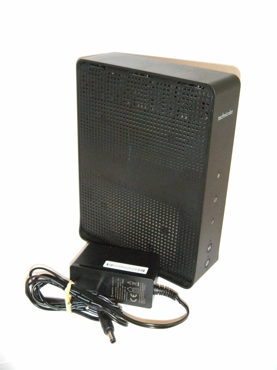 router-technicolor-cga4236-z-zasilaczem-wbudowany-modem-kablowy-docsis