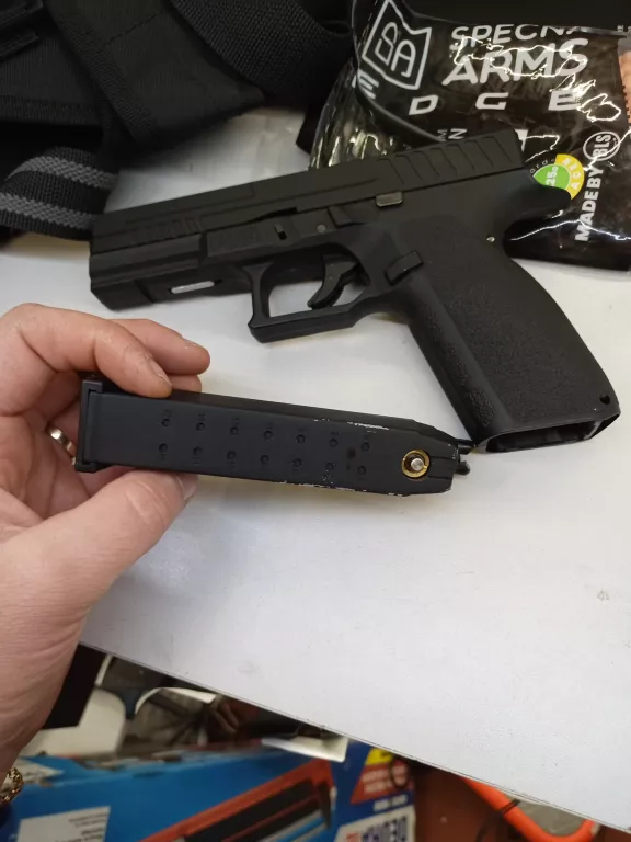 pistolet-asg-kjw-kp-13-czarna-kjw-02-021976-kabura-zestaw-kod-producenta-5902543146281