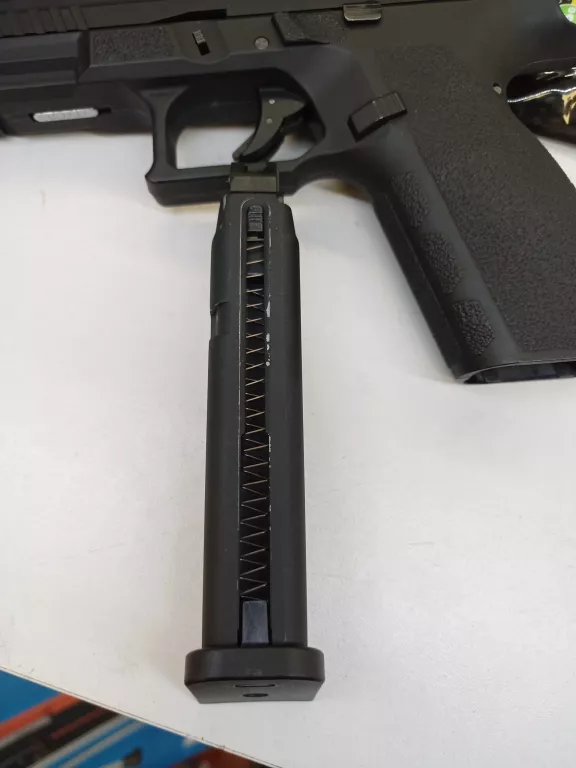 pistolet-asg-kjw-kp-13-czarna-kjw-02-021976-kabura-zestaw-marka-kj-works