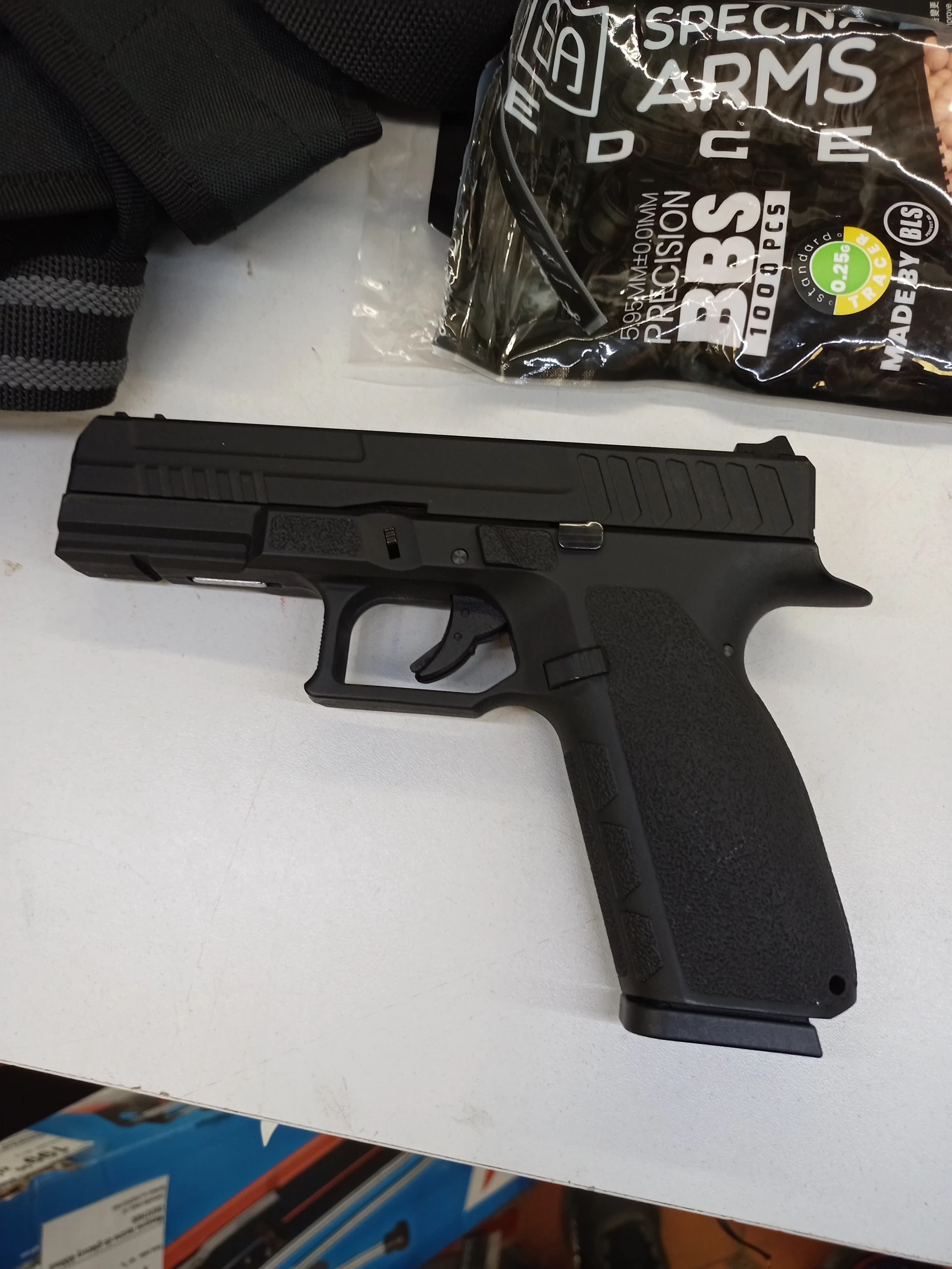 pistolet-asg-kjw-kp-13-czarna-kjw-02-021976-kabura-zestaw-rodzaj-pistolet