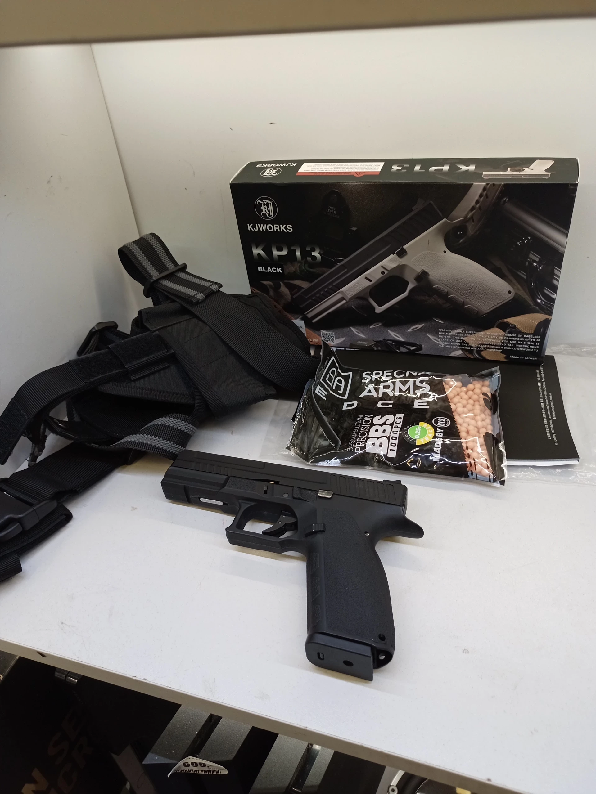 pistolet-asg-kjw-kp-13-czarna-kjw-02-021976-kabura-zestaw-okrzei-8-bystrzyca-klodzka