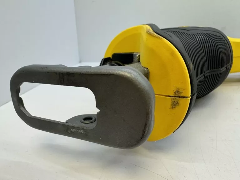 PILARKA SZABLASTA LISICA 18V V20 STANLEY SFMCS300B