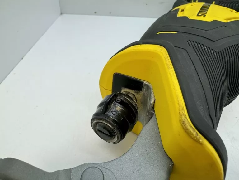 PILARKA SZABLASTA LISICA 18V V20 STANLEY SFMCS300B