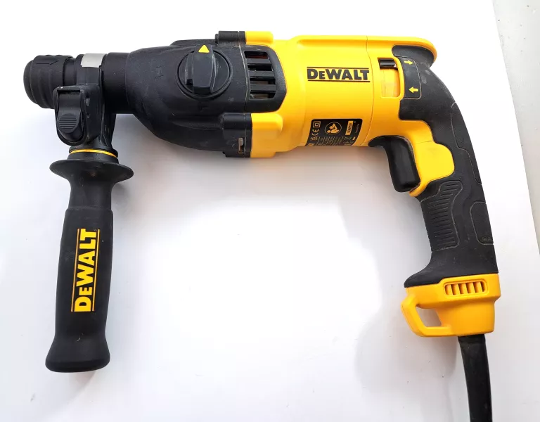 MŁOTOWIERTARKA DEWALT D25133K-QS SDS PLUS 800 W WALIZKA