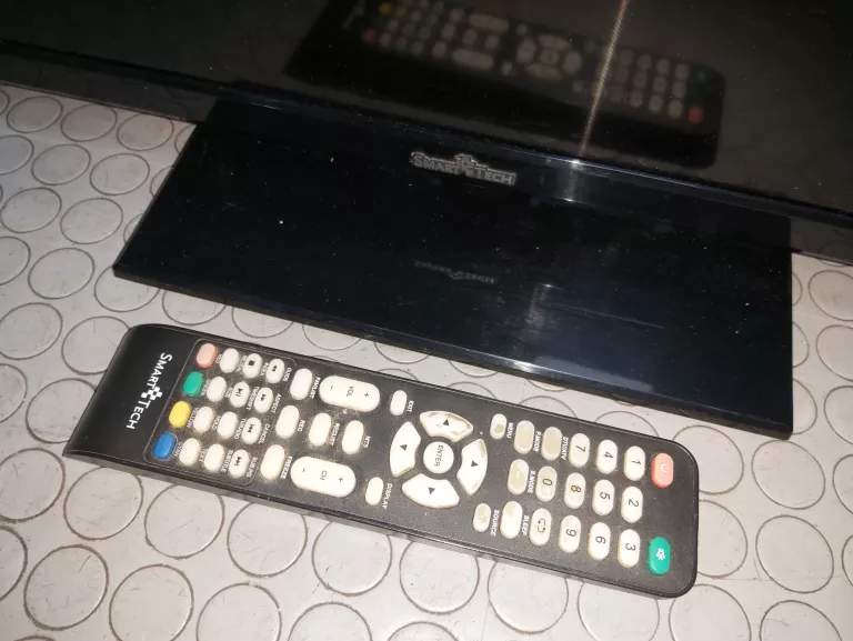 TV SMART-TECH 24 LED TV SMT24160869001248 + PILOT DVB-T!!!