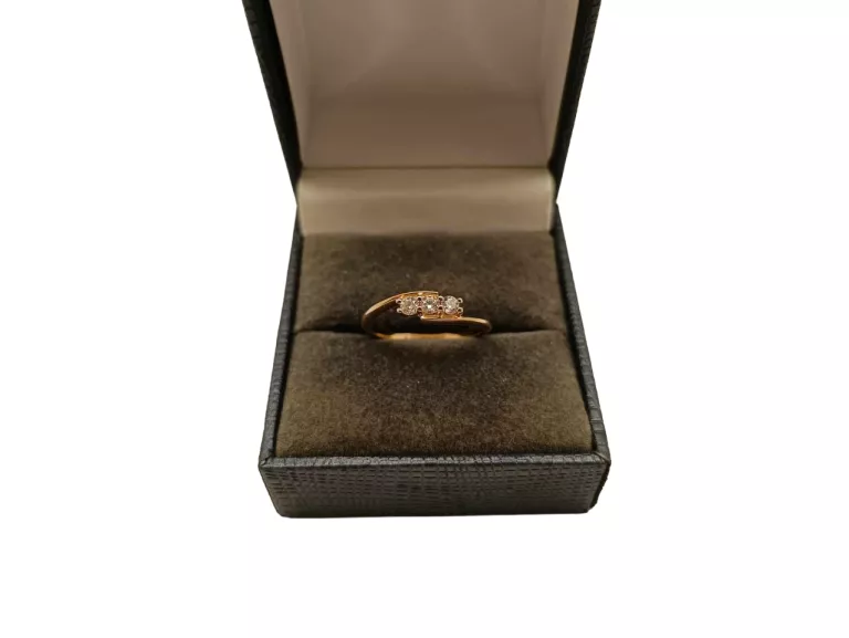 zloty-pierscionek-3-cyrkonie-pr585-r10-208-g-ean-gtin-5903772051193