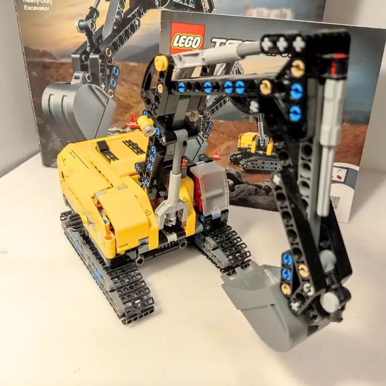 LEGO TECHNIC WYTRZYMAŁA KOPARKA 42121