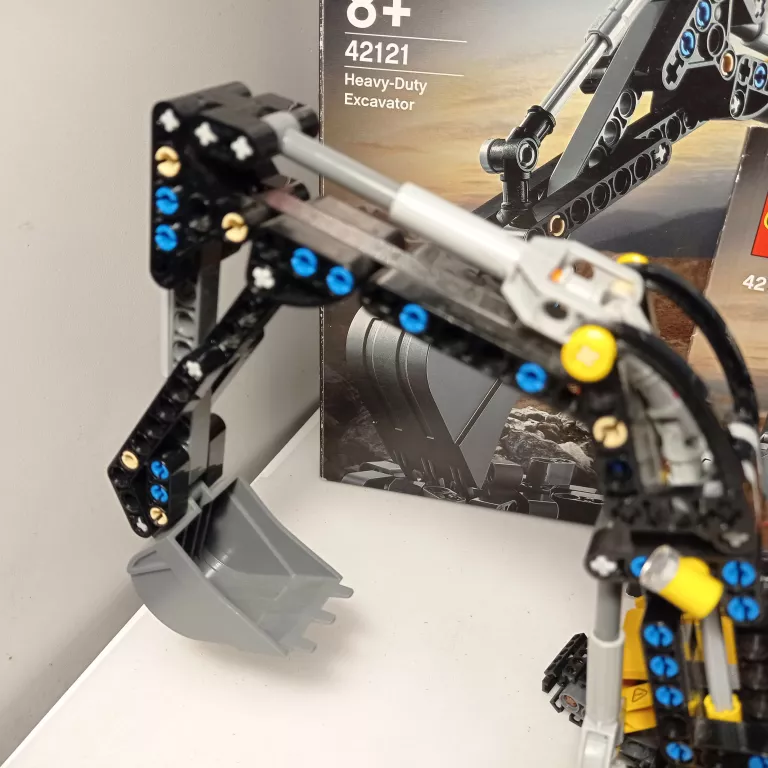 LEGO TECHNIC WYTRZYMAŁA KOPARKA 42121