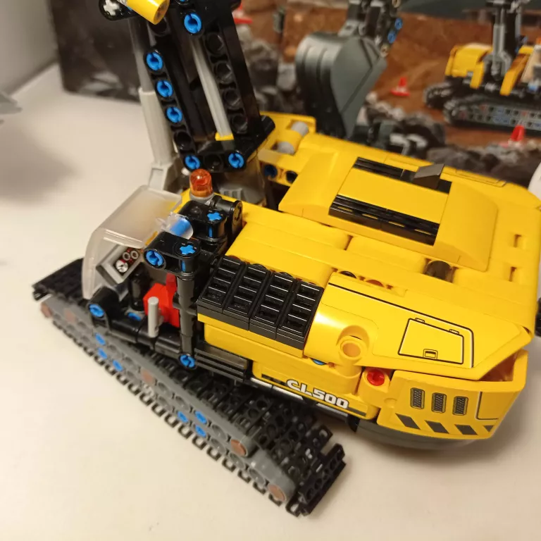 LEGO TECHNIC WYTRZYMAŁA KOPARKA 42121