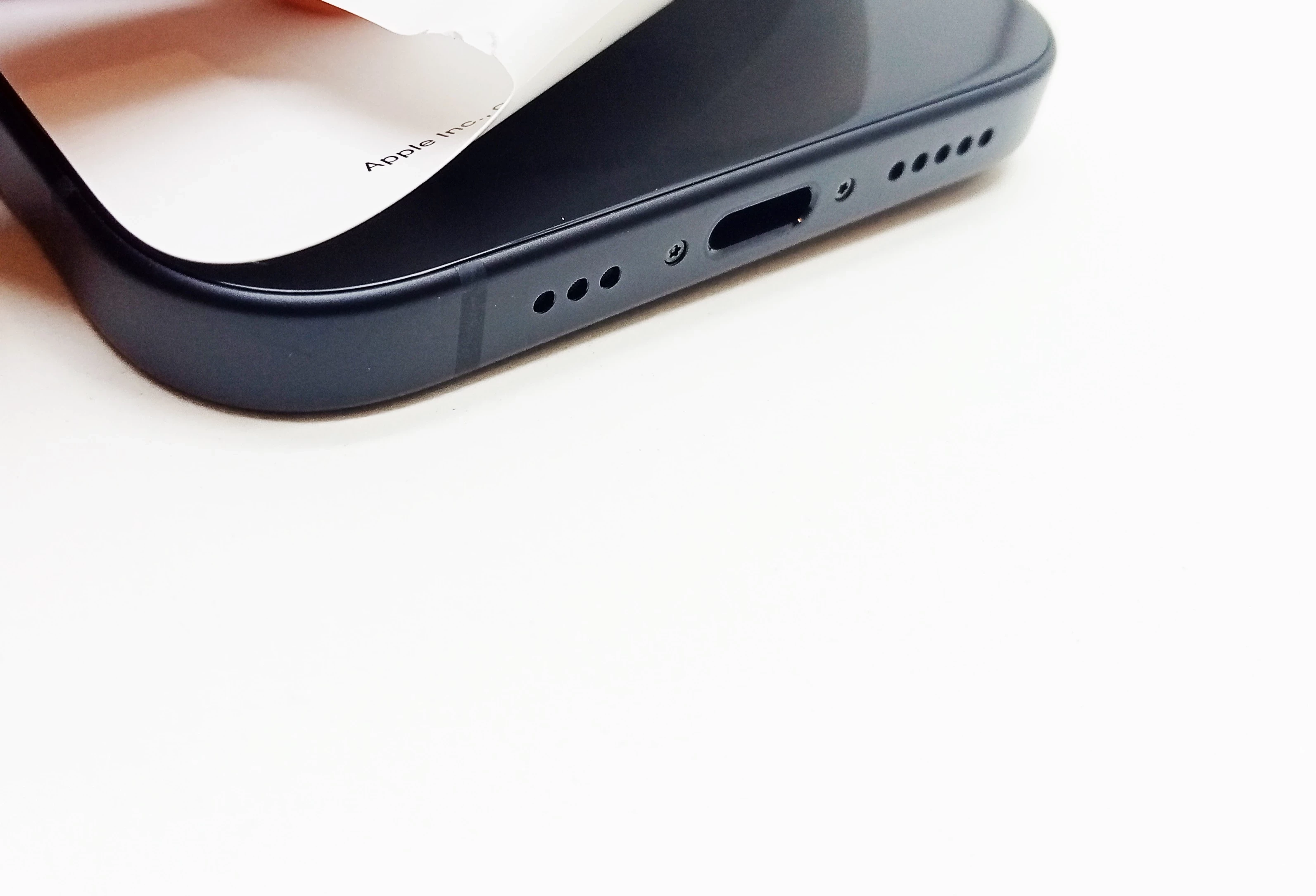 telefon-apple-iphone-15-128gb-czarny-ean-gtin-195949035982