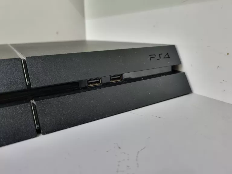 KONSOLA PS4 500GB CUH-1216B + PAD