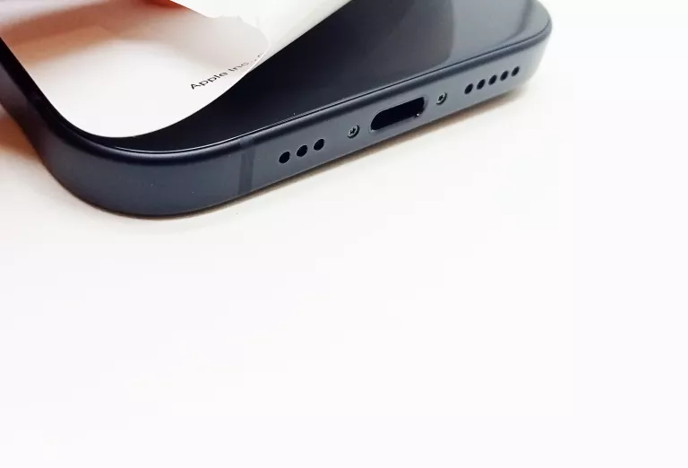 telefon-apple-iphone-15-128gb-czarny-ean-gtin-195949035982