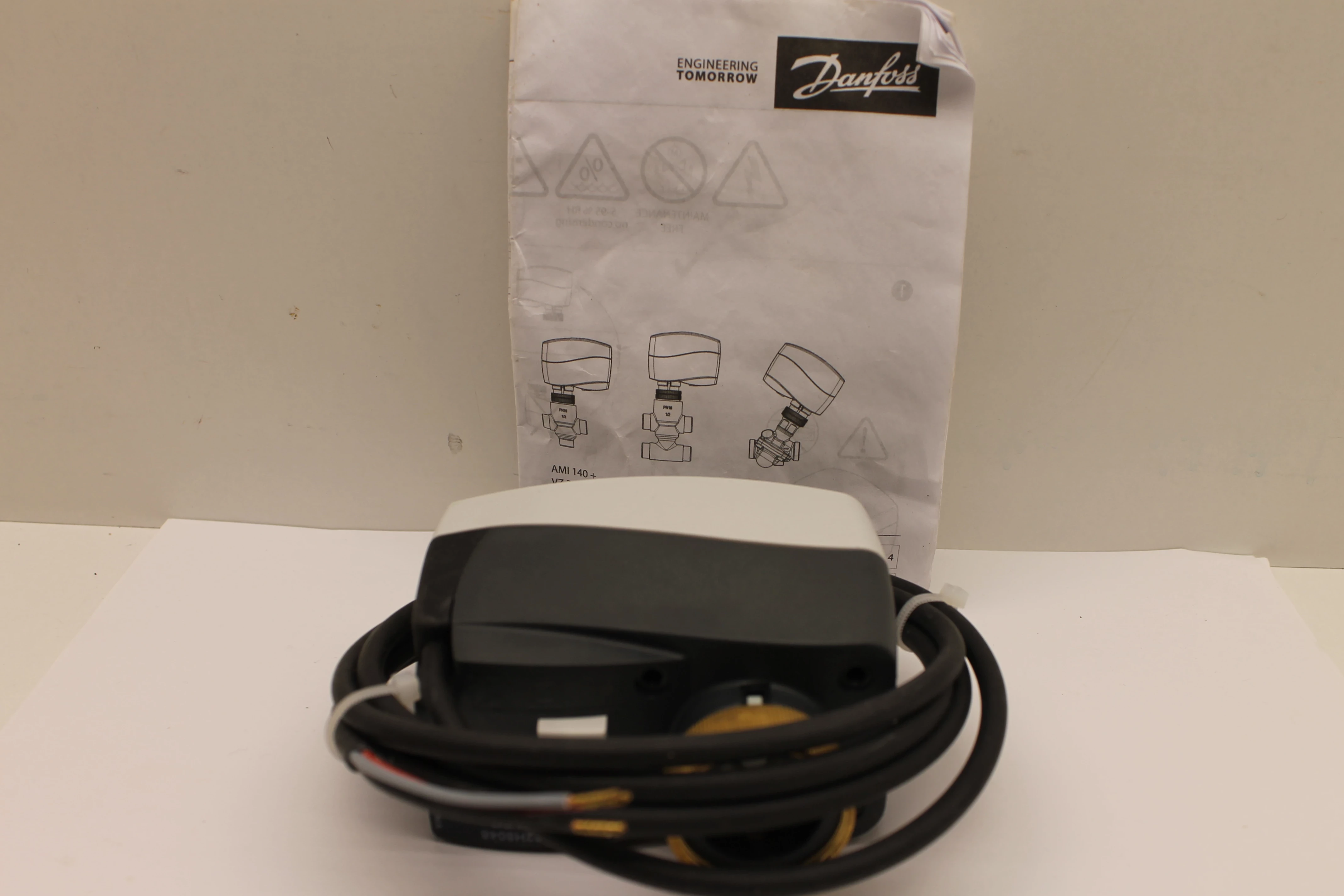 silownik-sterowany-sygnalem-2-punktowym-ami-140-stan-uzywany