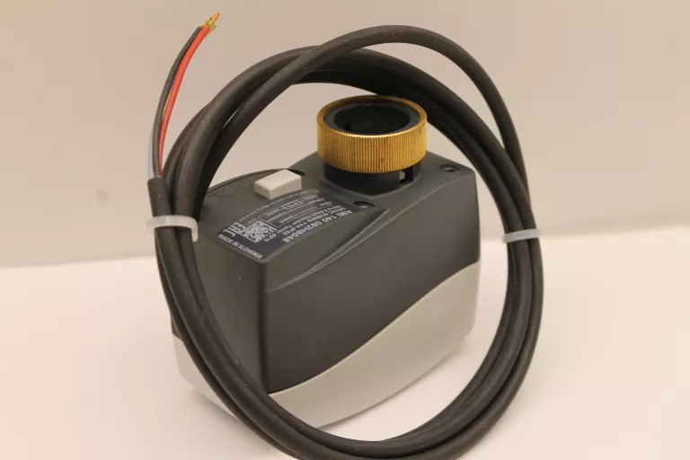 silownik-sterowany-sygnalem-2-punktowym-ami-140-kod-producenta-082h0212