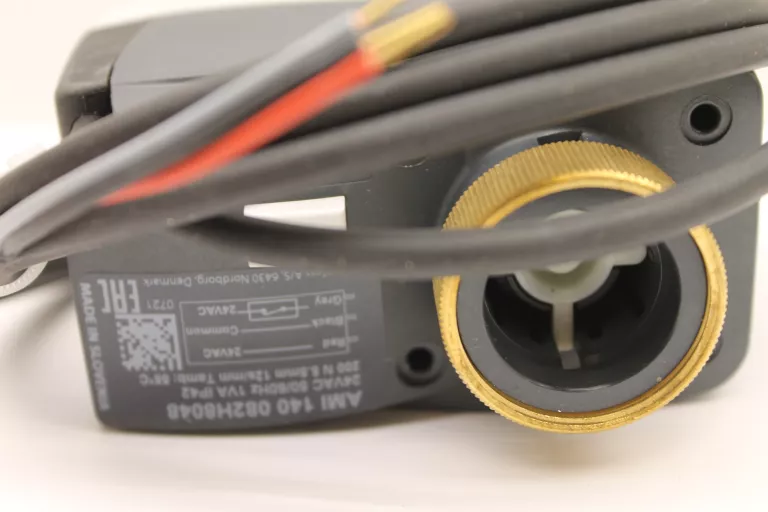 silownik-sterowany-sygnalem-2-punktowym-ami-140-product-id-58cf7834-83d9-48cd-803f-1d2baebc1b89