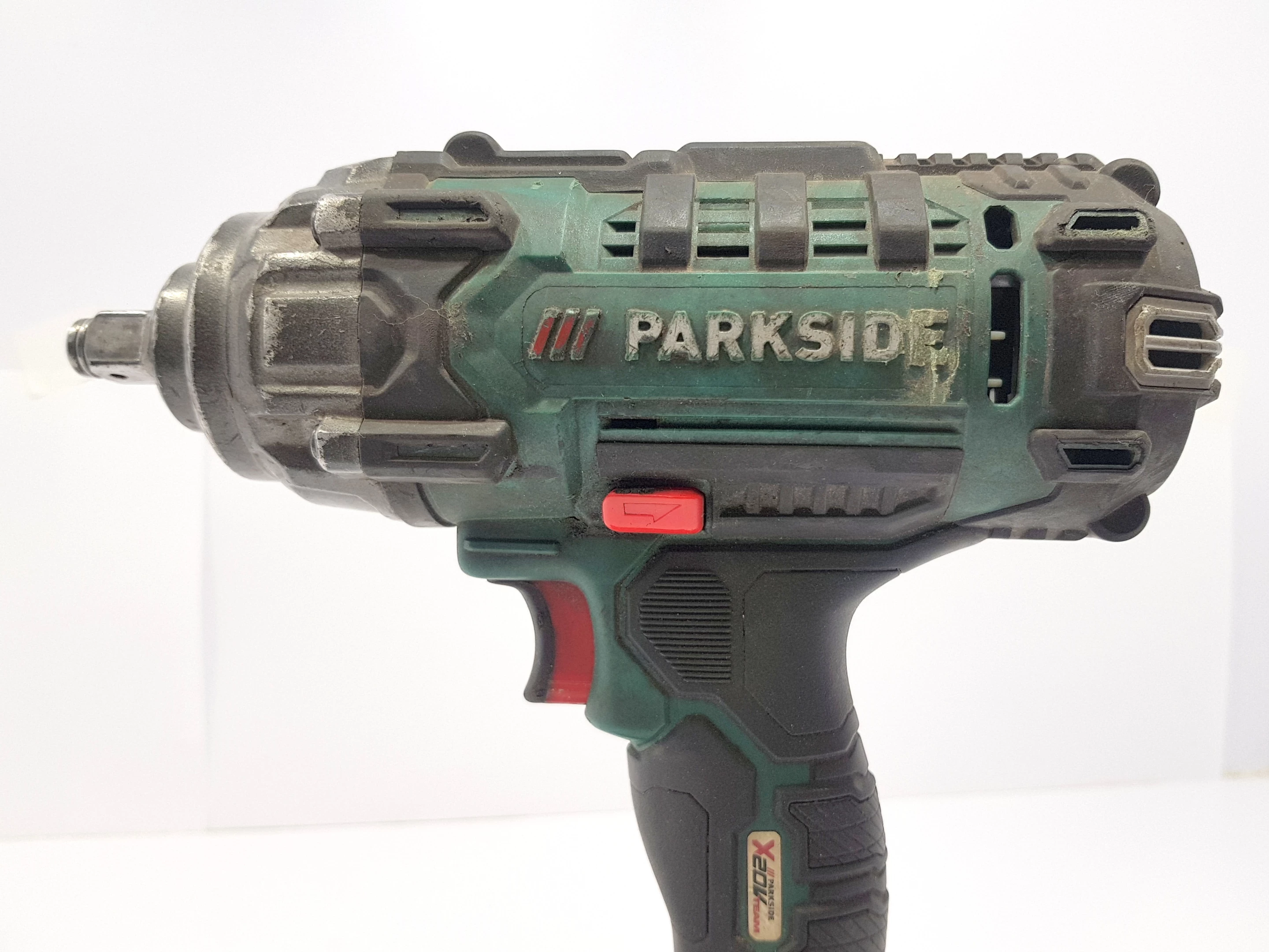 akumulatorowy-klucz-udarowy-parkside-marka-parkside