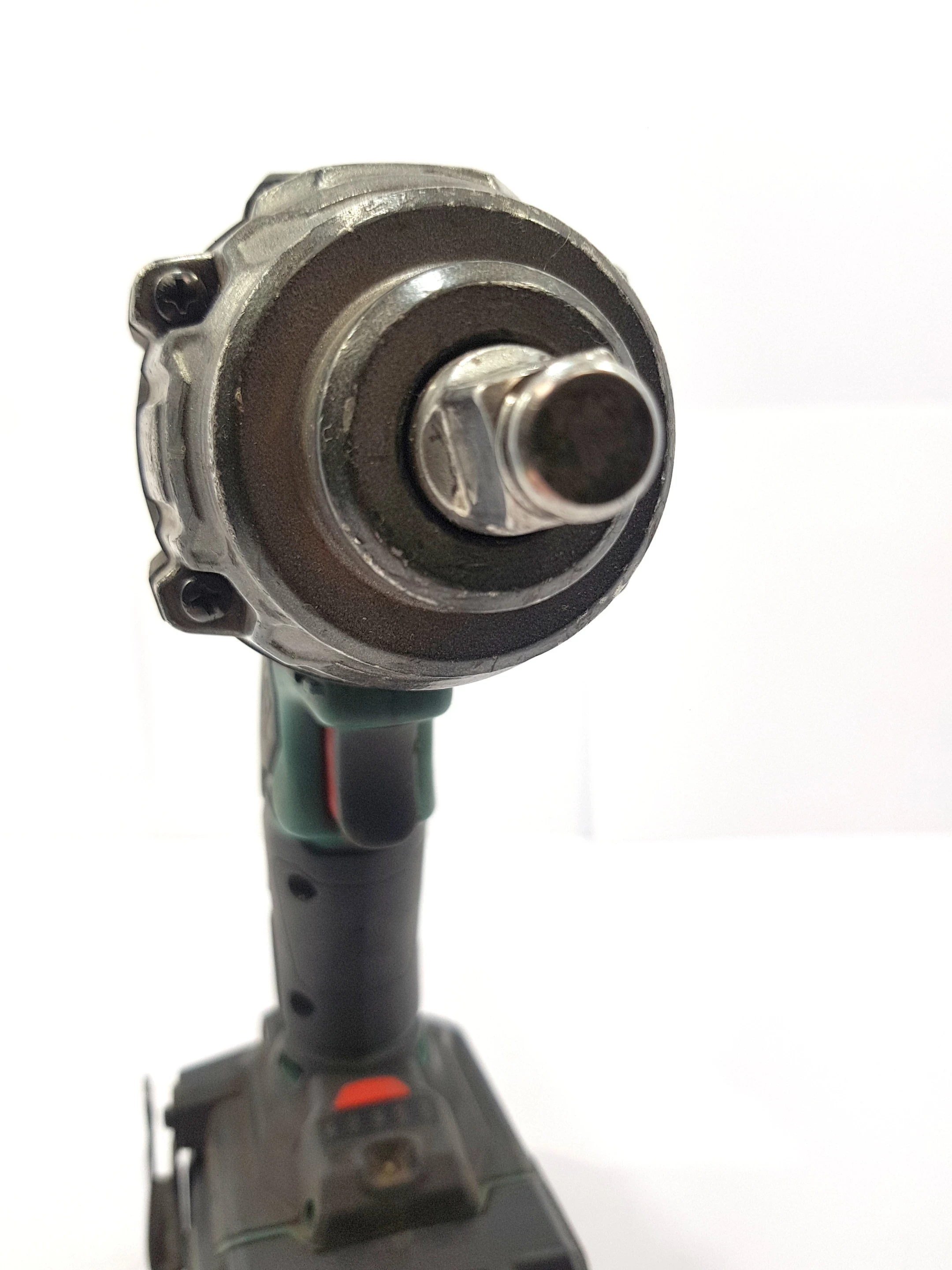 akumulatorowy-klucz-udarowy-parkside-predkosc-obrotowa-2300