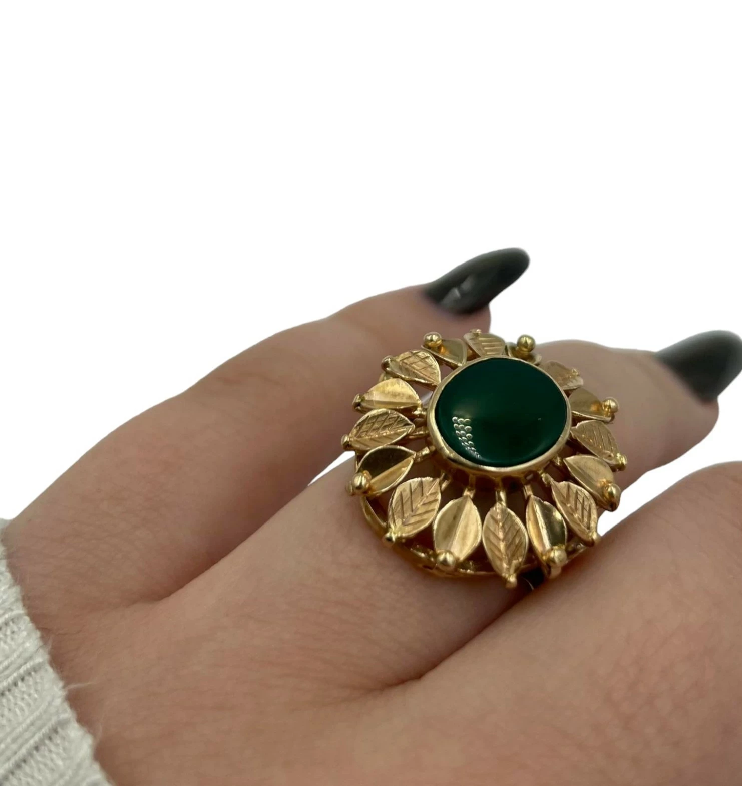 zloty-pierscionek-duzy-zdobiony-z-zielonym-oczkiem-kamien-inny-kamien