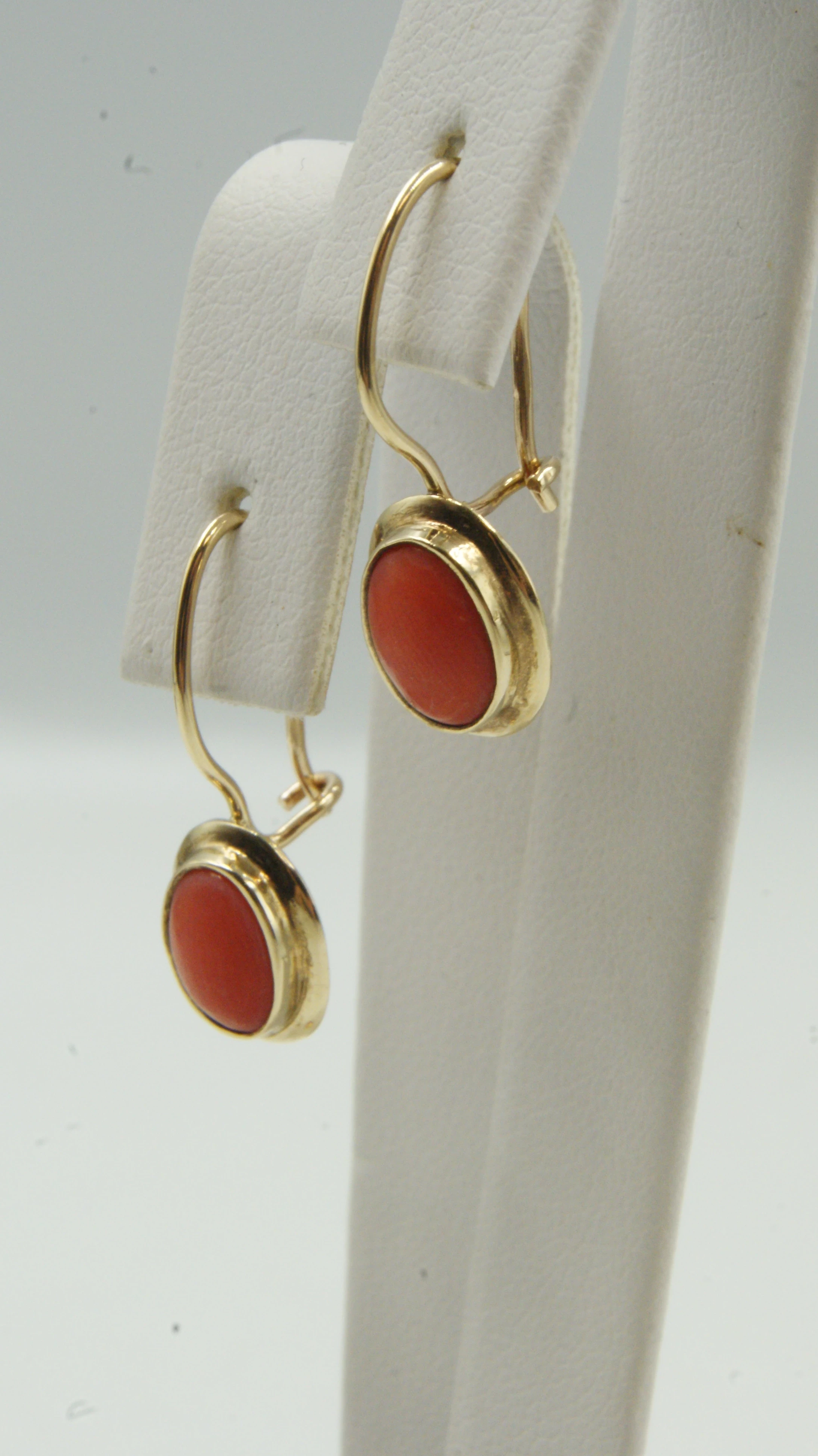 zestaw-zlote-kolczyki-i-zawieszka-z-koralem-247g-333-zawartosc-kompletu-kolczyki