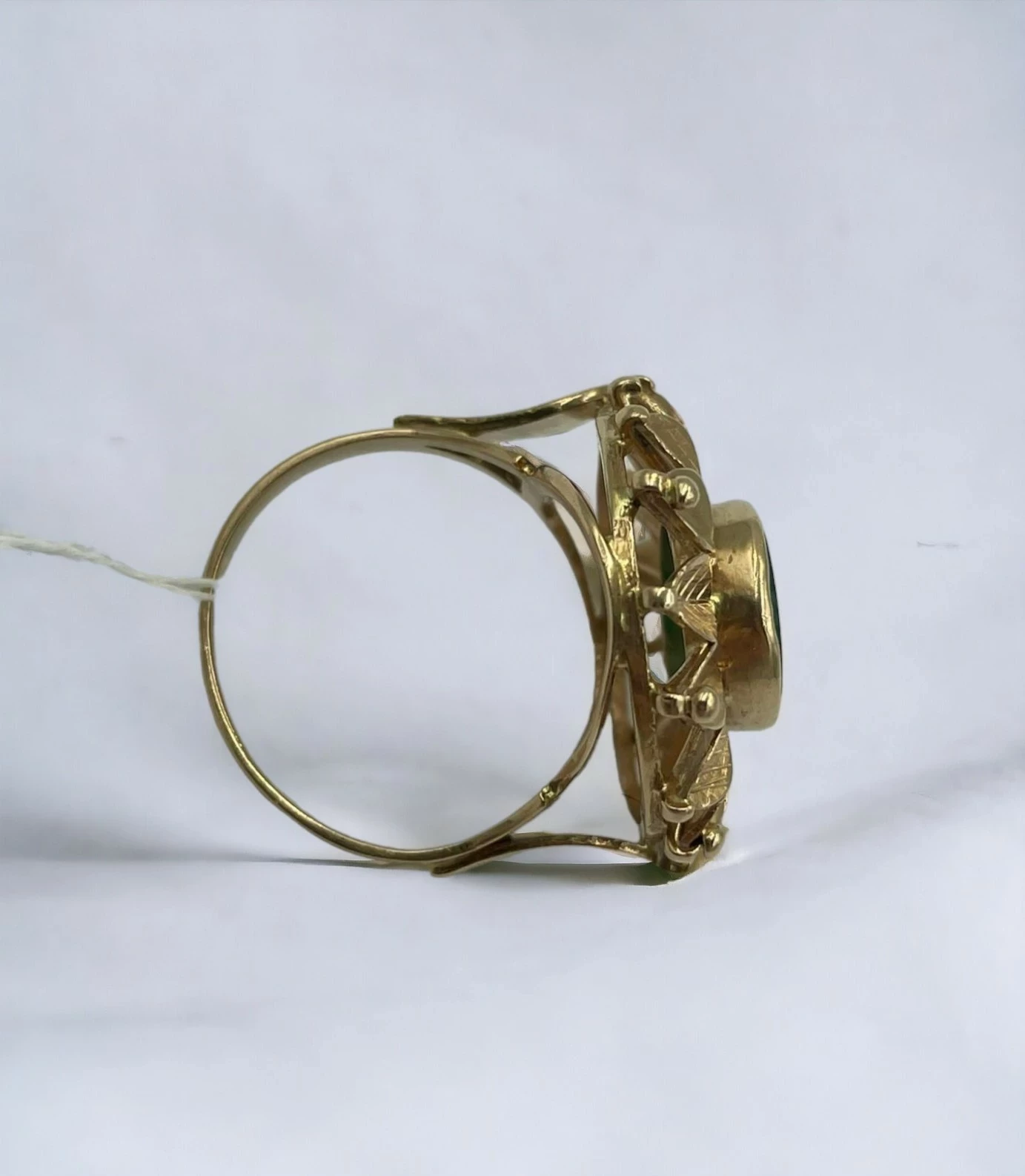 zloty-pierscionek-duzy-zdobiony-z-zielonym-oczkiem-stan-uzywany