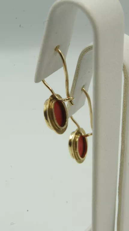 zestaw-zlote-kolczyki-i-zawieszka-z-koralem-247g-333-motyw-inny