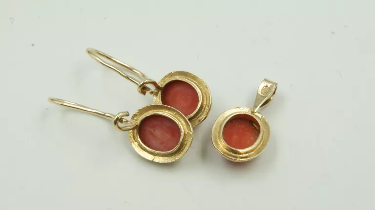 zestaw-zlote-kolczyki-i-zawieszka-z-koralem-247g-333-product-id-2ceb3898-645e-4b5e-820d-94dfbbab8b61