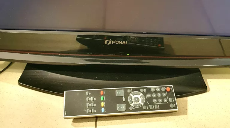 TELEWIZOR FUNAI LT8-M26BB/PILOT/KABEL ZASILAJĄCY