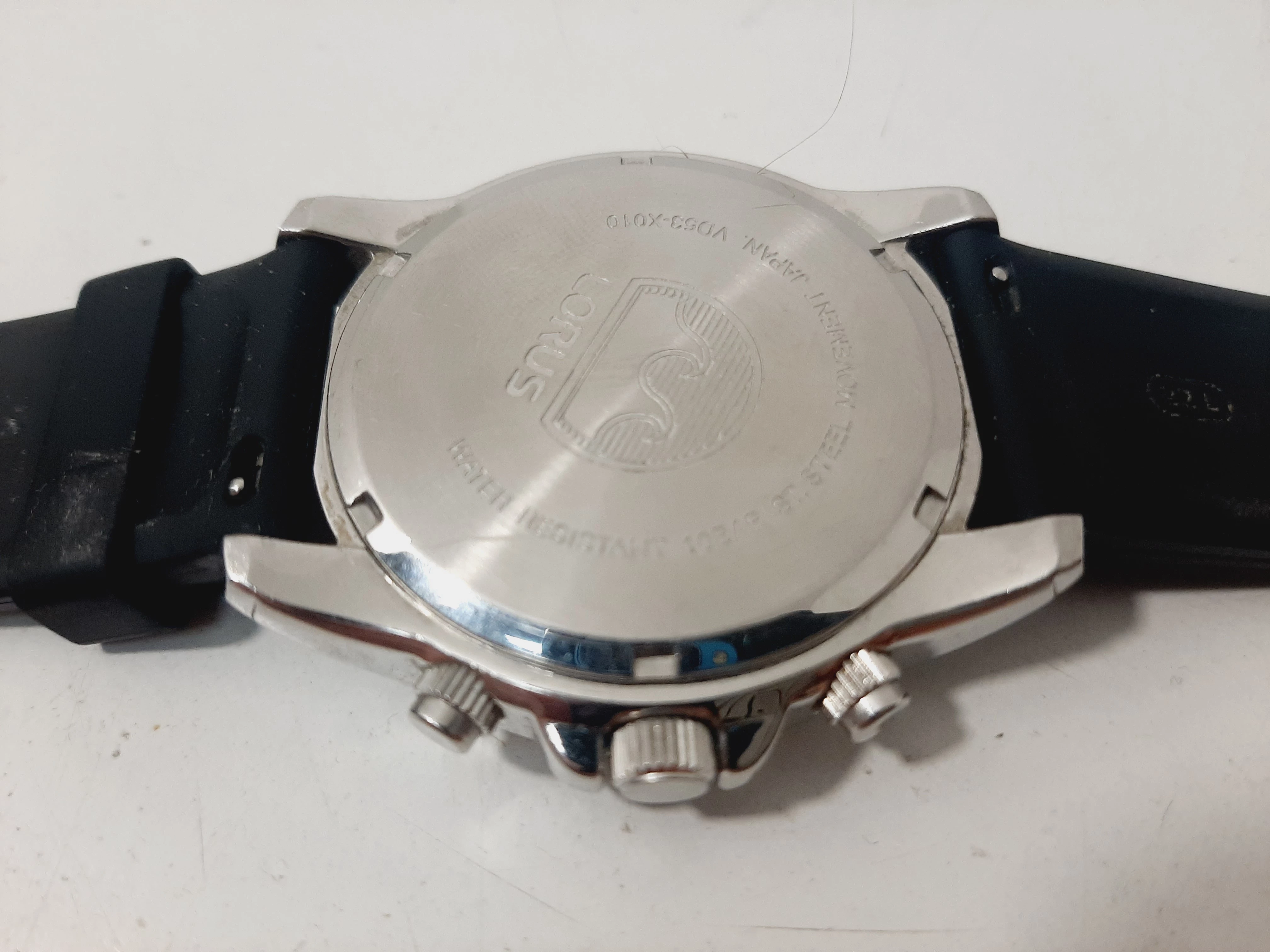 zegarek-lorus-vd53-x010-szkielko-mineralne