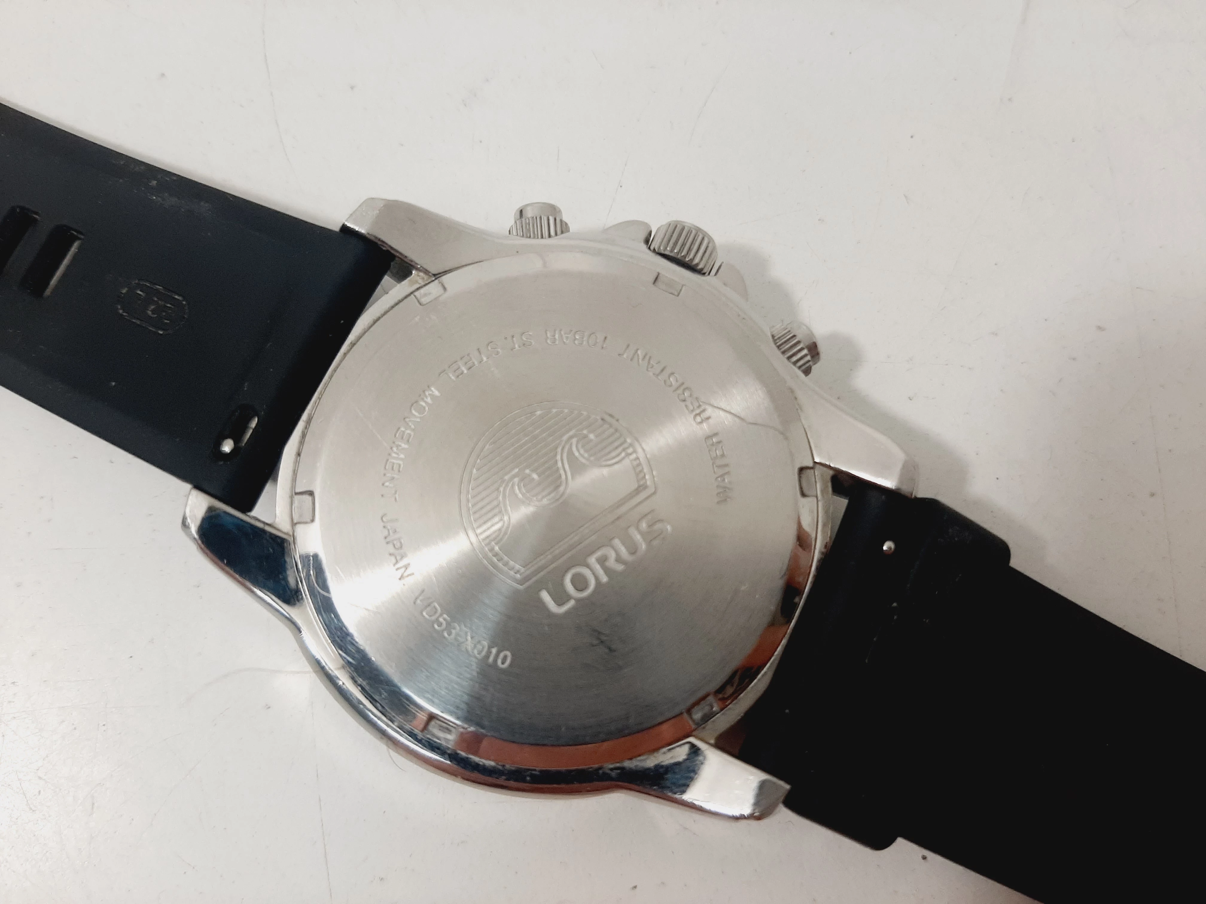 zegarek-lorus-vd53-x010-funkcje-datownik