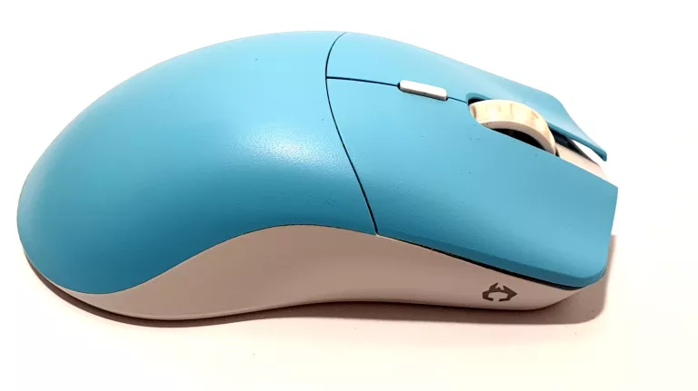 MYSZ GLORIOUS MODEL O PRO WIRELLES NIEBIESKO-BIAŁY