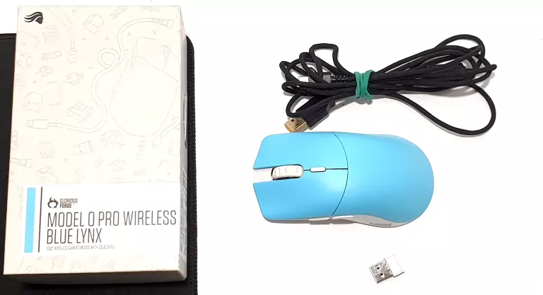 MYSZ GLORIOUS MODEL O PRO WIRELLES NIEBIESKO-BIAŁY