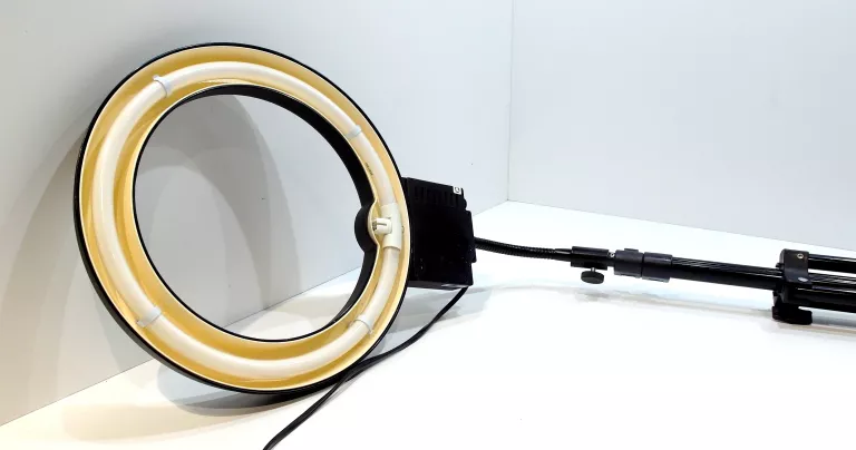 LAMPA PIERŚCIENIOWA DO MAKIJAŻU NG40C 40W