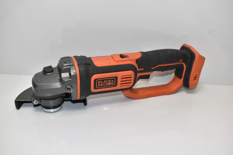 SZLIFIERKA KĄTOWA AKUMULATOROWA BLACK DECKER BCG720