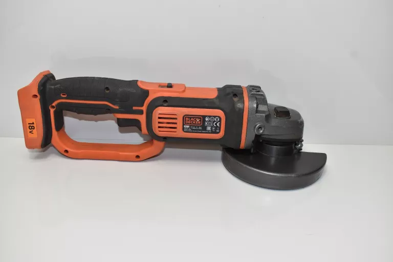 SZLIFIERKA KĄTOWA AKUMULATOROWA BLACK DECKER BCG720