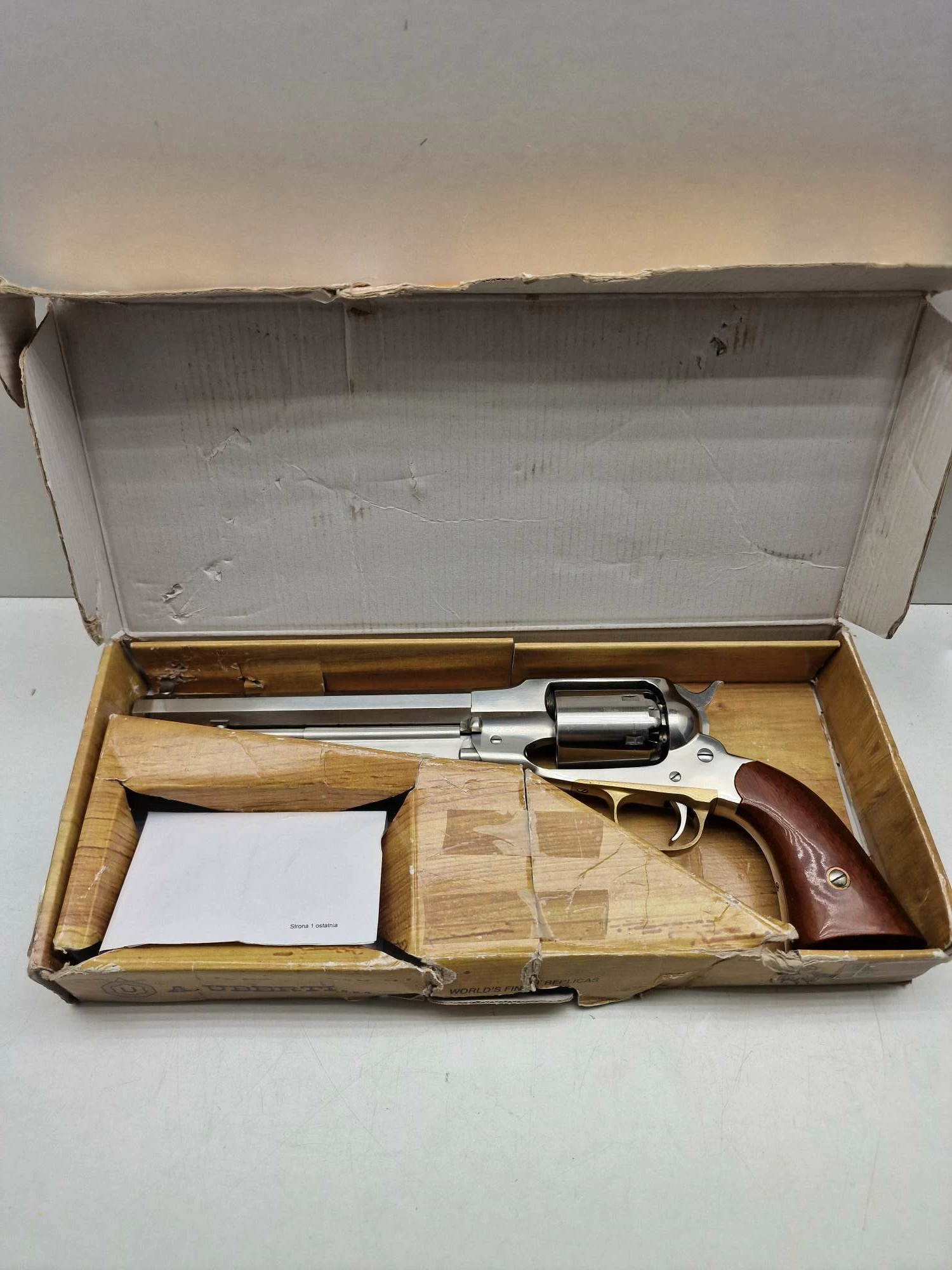 rewolwer-czarnoprochowy-uberti-1858-remington-new-army-inox-8-cal44-product-id