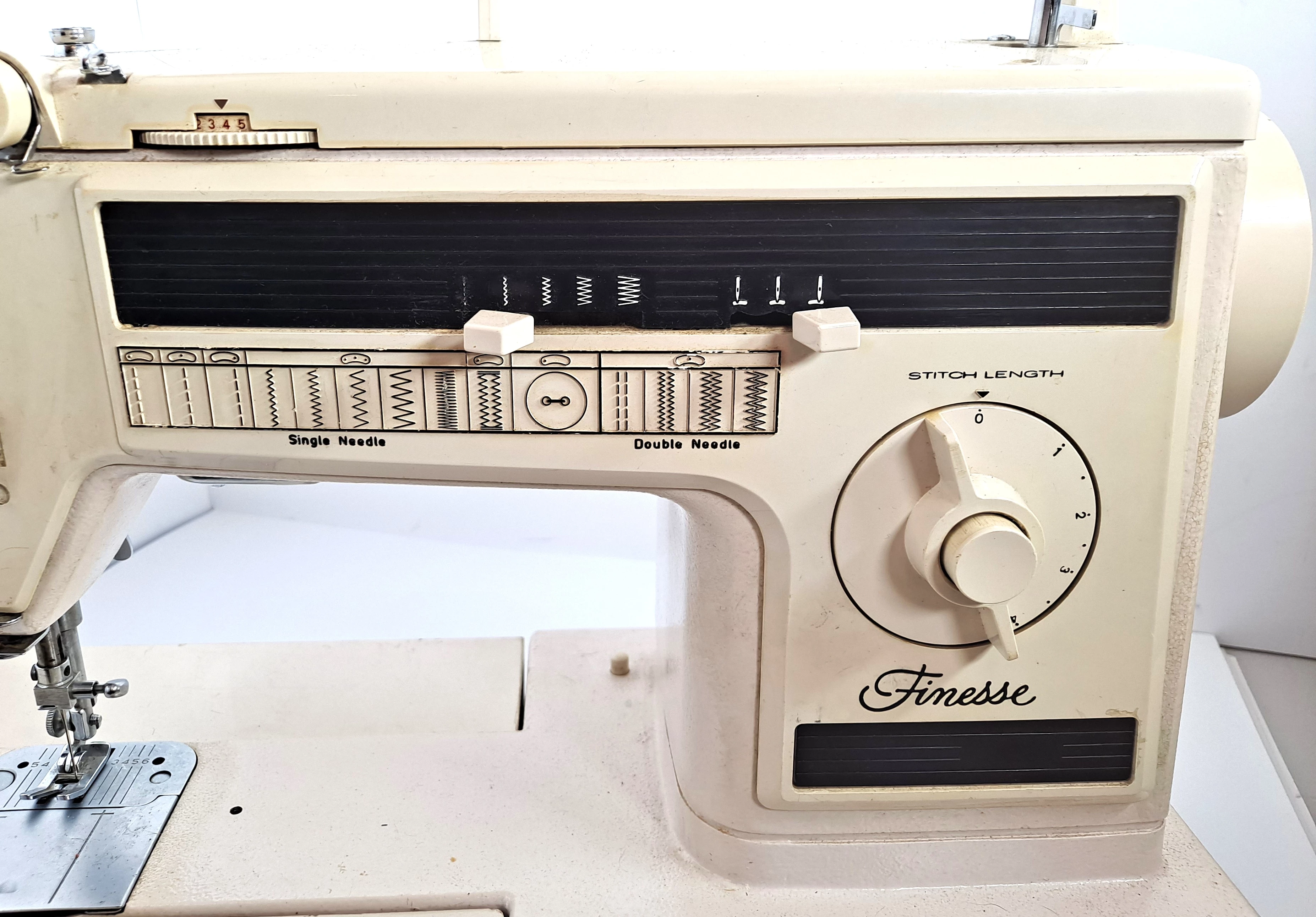 maszyna-do-szycia-lucznik-877-kod-producenta-pl