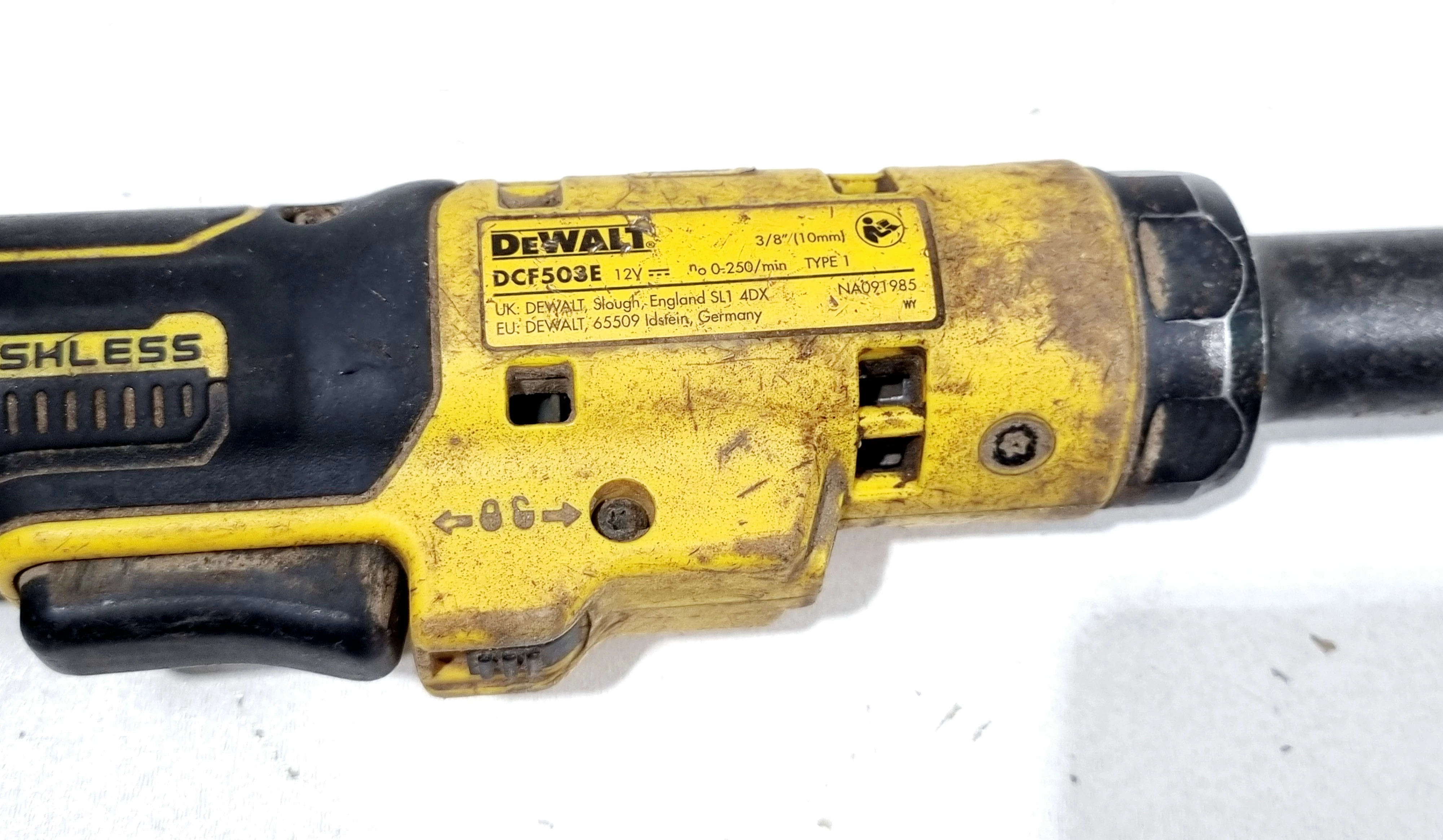 klucz-grzechotka-dewalt-dcf512n-12v-38-81nm-2-aku-z-ladowarka-ean-gtin-5035048789384