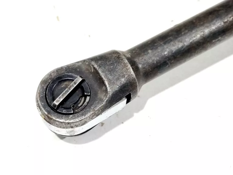 klucz-grzechotka-dewalt-dcf512n-12v-38-81nm-2-aku-z-ladowarka-pojemnosc-akumulatora-2