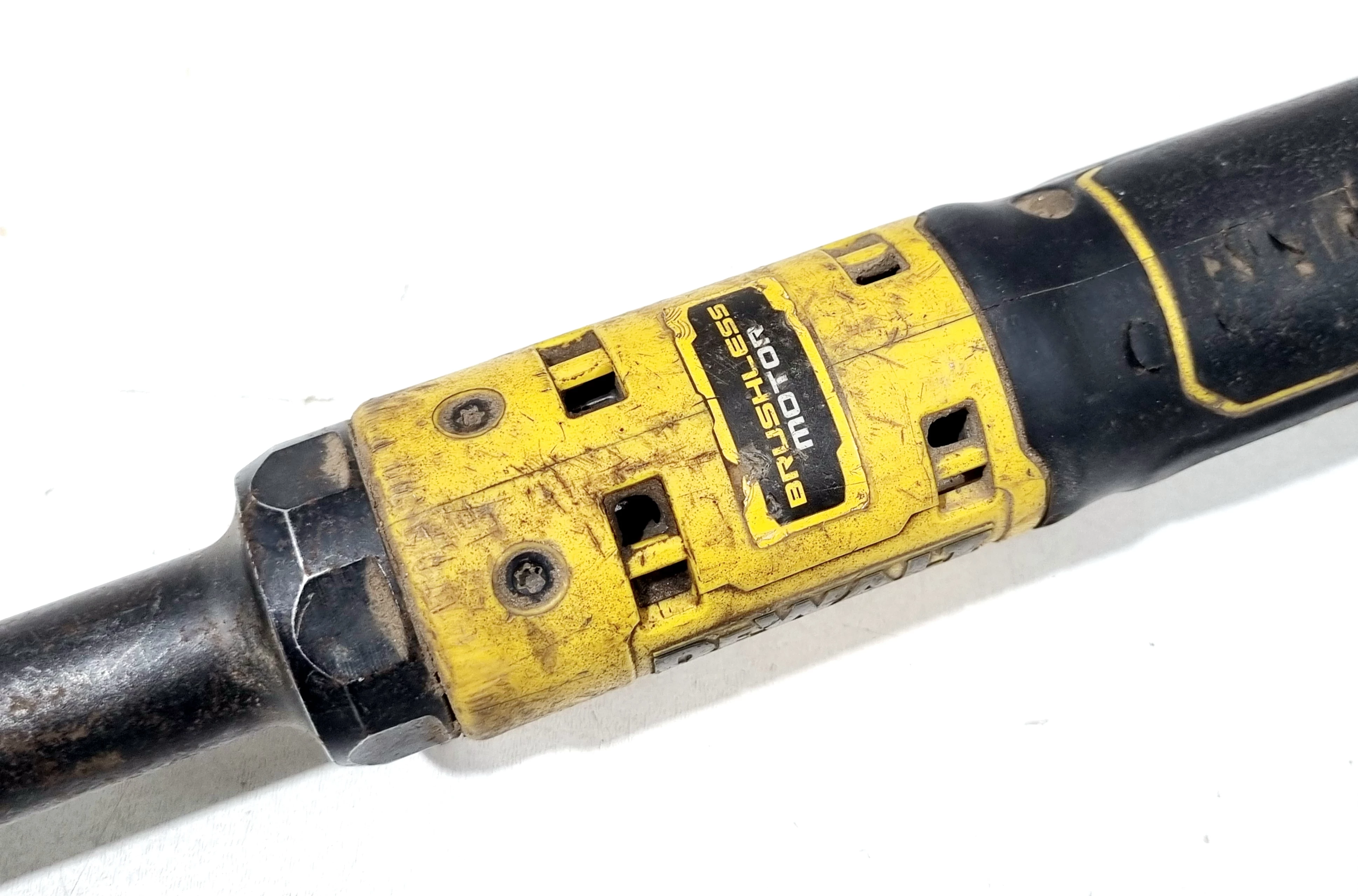 klucz-grzechotka-dewalt-dcf512n-12v-38-81nm-2-aku-z-ladowarka-zasilanie-akumulatorowe