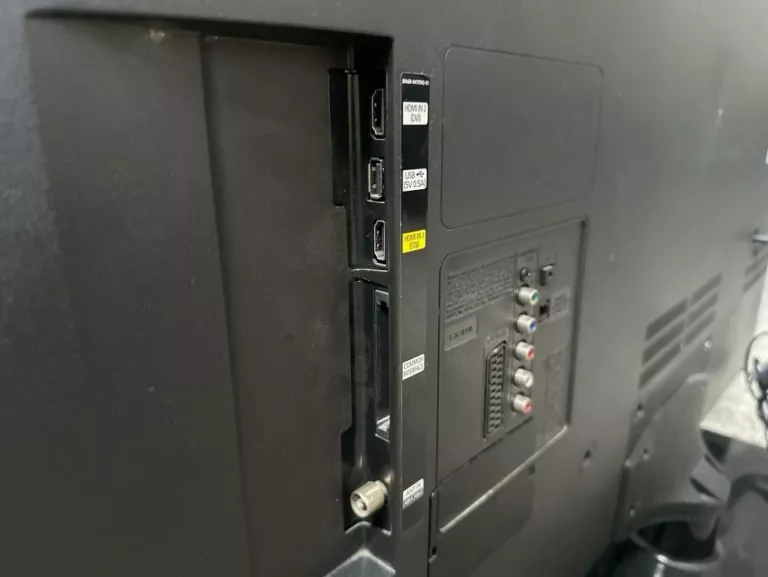 telewizor-samsung-ue46f5000aw-46-led-full-hd-opis-smart-tv-211678-250642