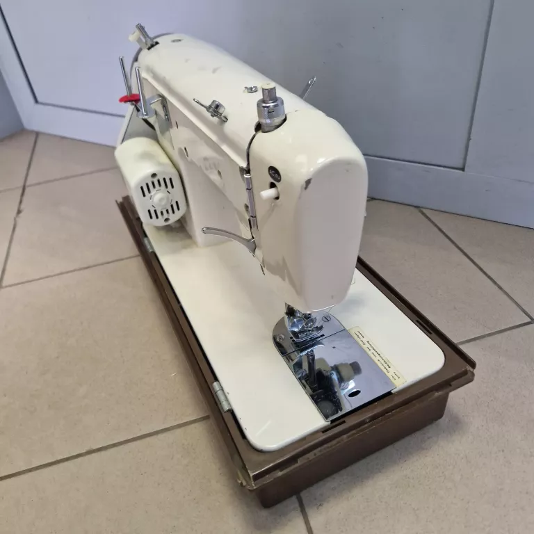 maszyna-do-szycia-privileg-192mb-sprawna-product-id-636d8983-4652-4a40-9fae-3ce7df2114c7