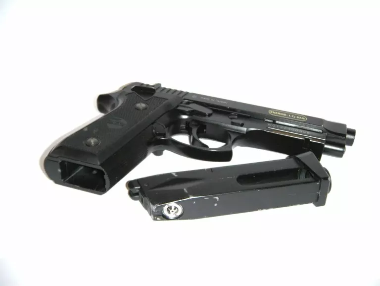 WIATRÓWKA SWISS ARMS P92