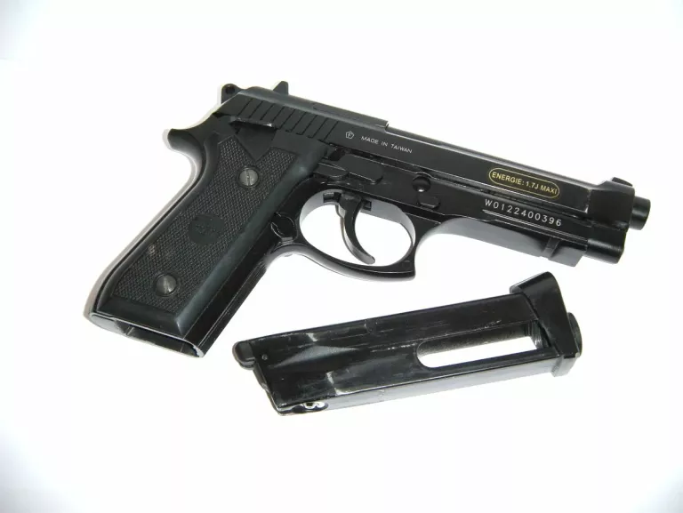 WIATRÓWKA SWISS ARMS P92