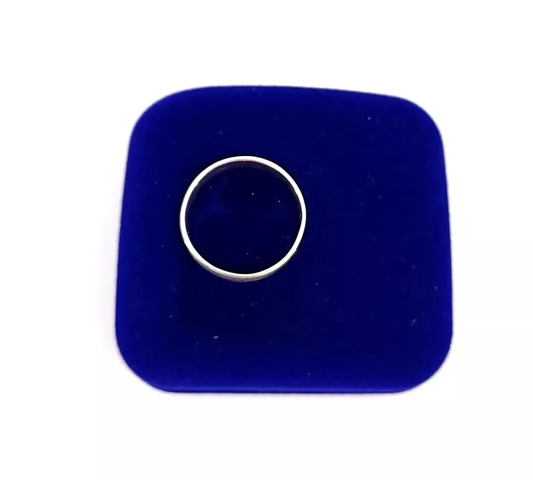 NIETUZINKOWY SREBRNA OBRĄCZKA Z PASKAMI 925 1.98G