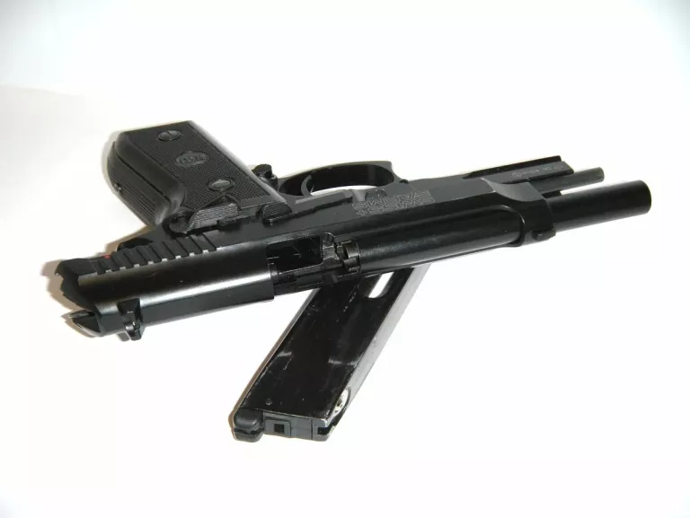 WIATRÓWKA SWISS ARMS P92