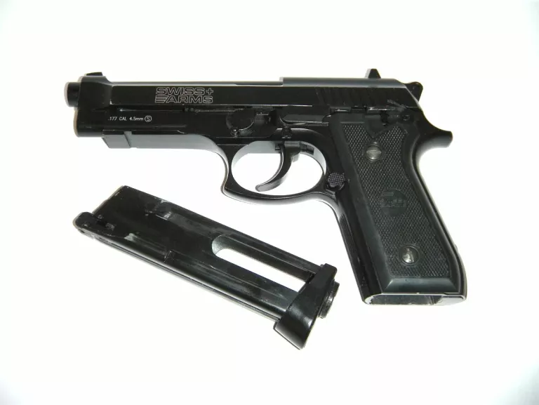 WIATRÓWKA SWISS ARMS P92