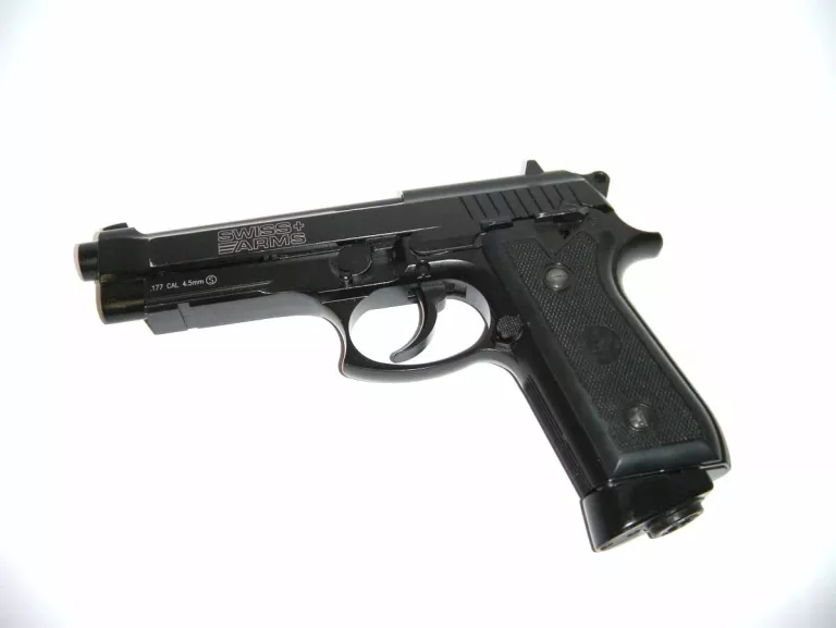 WIATRÓWKA SWISS ARMS P92