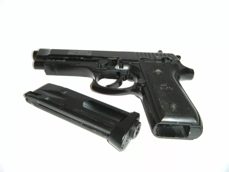 WIATRÓWKA SWISS ARMS P92