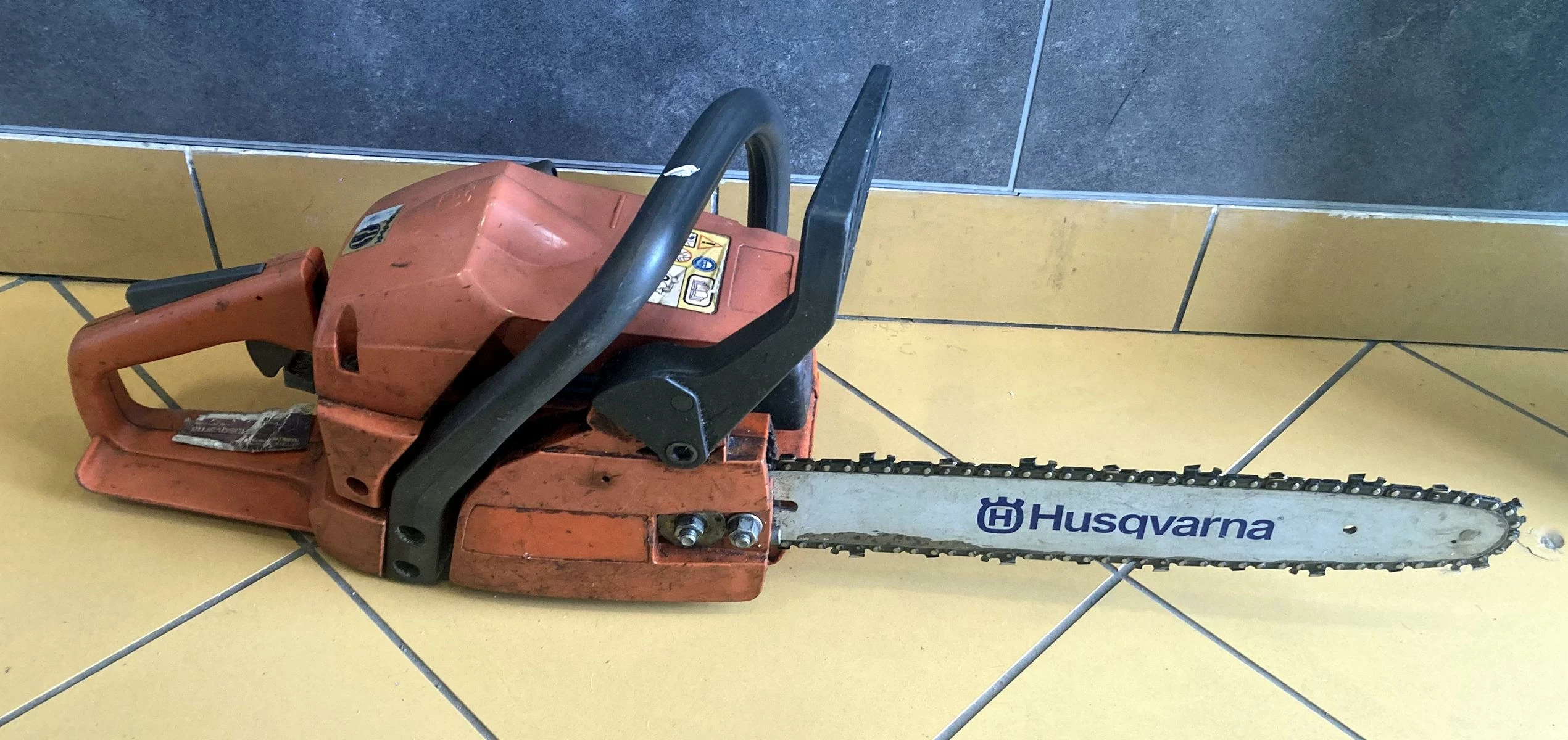 PIŁA ŁAŃCUCHOWA SPALINOWA HUSQVARNA 142 2,6KM | Piły łańcuchowe ...